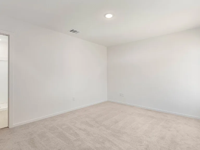 215 Zyra Ave — Photo 11