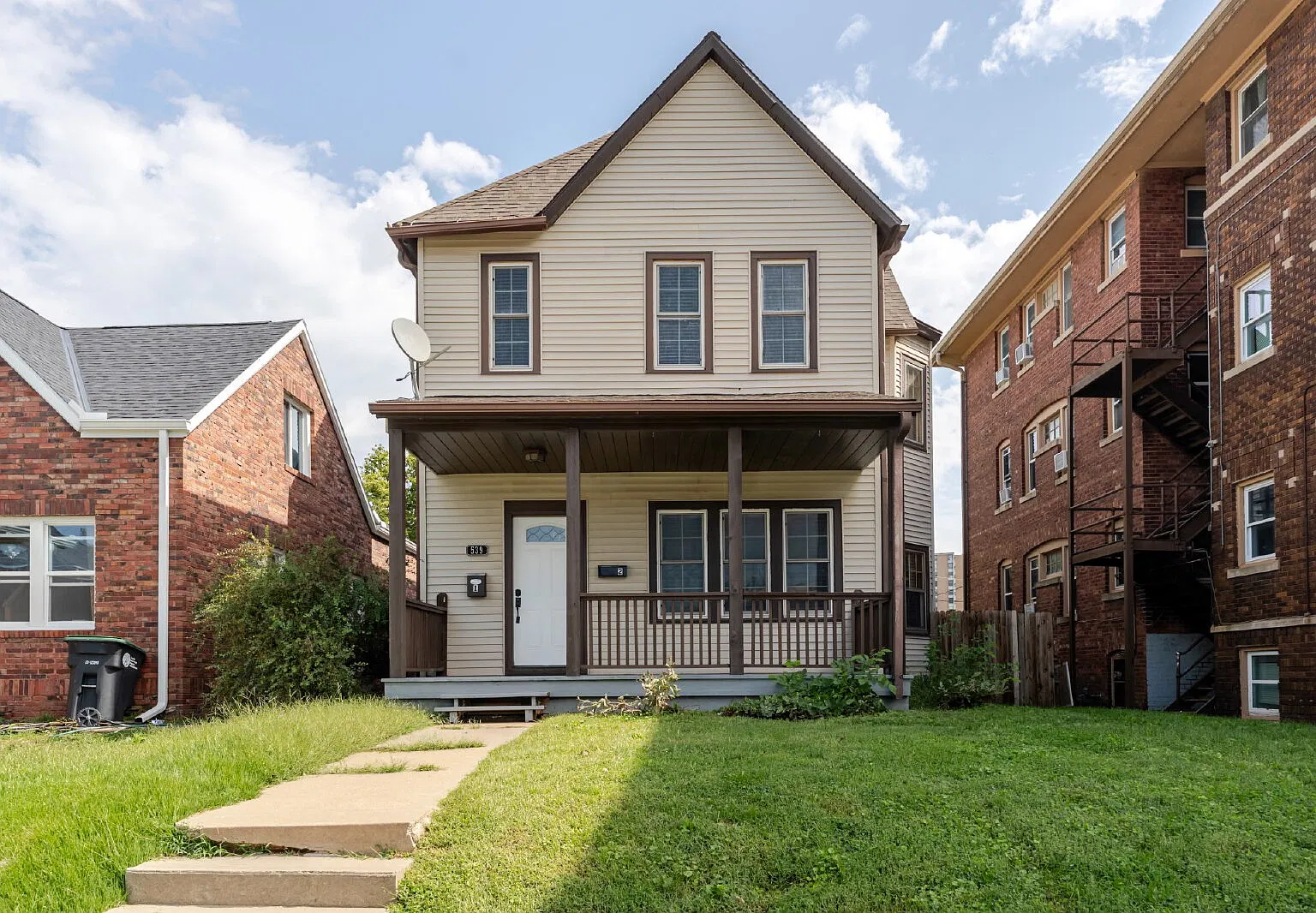 539 Park Ave — Photo 1