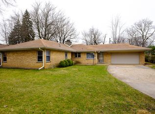7122 N Keystone Ave, Lincolnwood, IL 60712