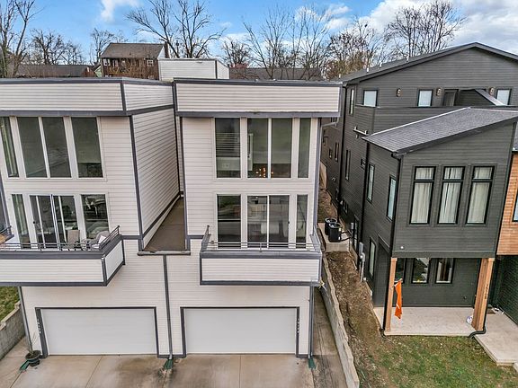 3rd image of 1512A Boscobel St #A