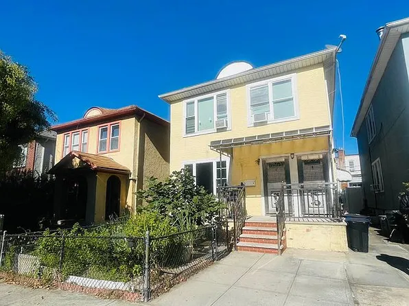 217 62nd St, Brooklyn, NY 11220