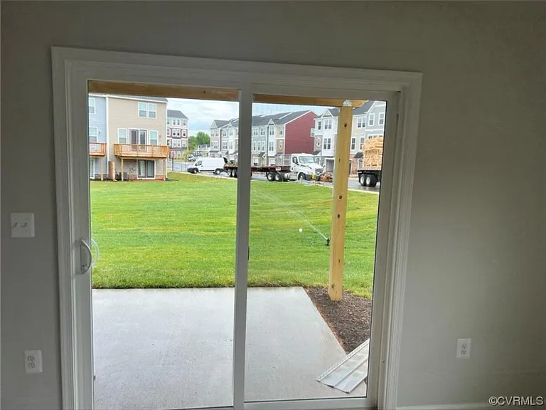 8837 Foxway Ridge Ln — Photo 15