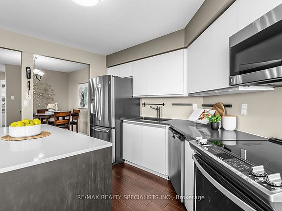5th image of 10 Laurelcrest St #1006
