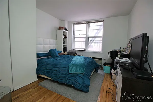 Rented by City Connections Realty | media 9