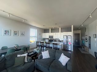 4421 N Clark St #303, Chicago, IL 60640