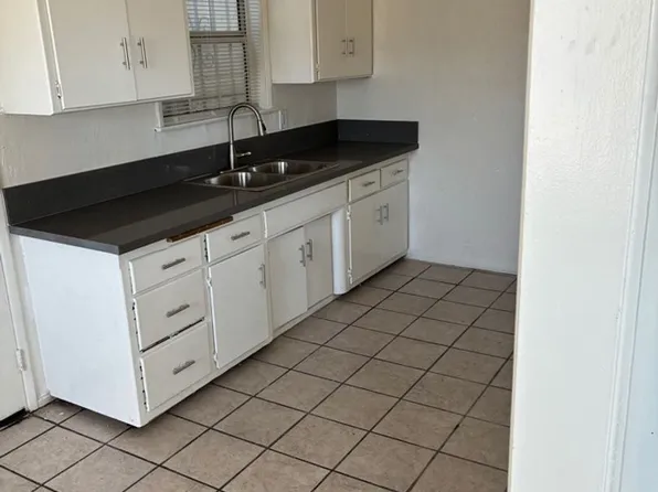 2111 W Florence Ave, Los Angeles, CA