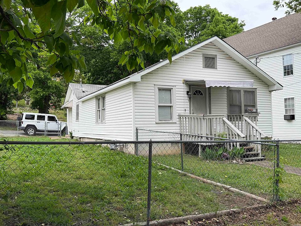 1st image of 405 Spring St