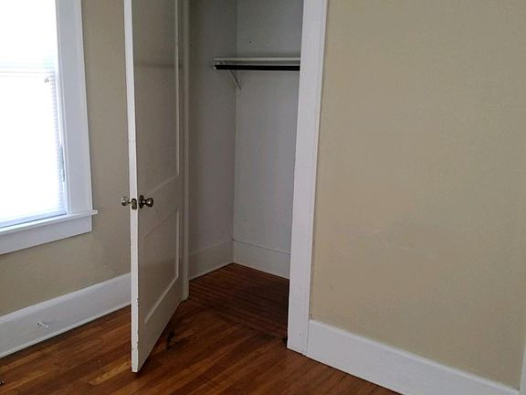 5th image of 249 Kings Hwy APT B