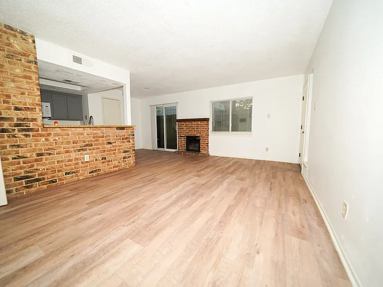 5670 Birchmont Dr #C — Photo 4