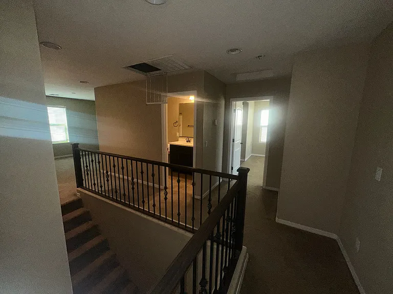 1454 E Goldcrest St — Photo 3