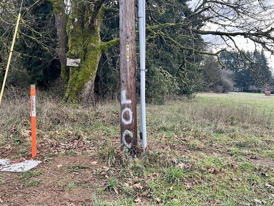 2nd image of 2 NE Jabez Street