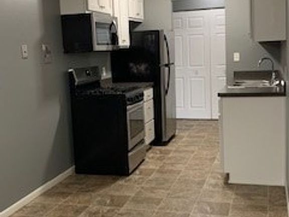 5th image of 8221 Riverview Ln N #370