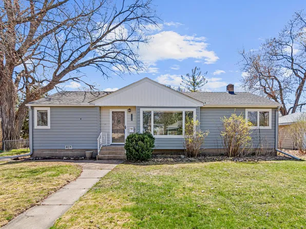 1130 Shryer Ave W, Roseville, MN 55113