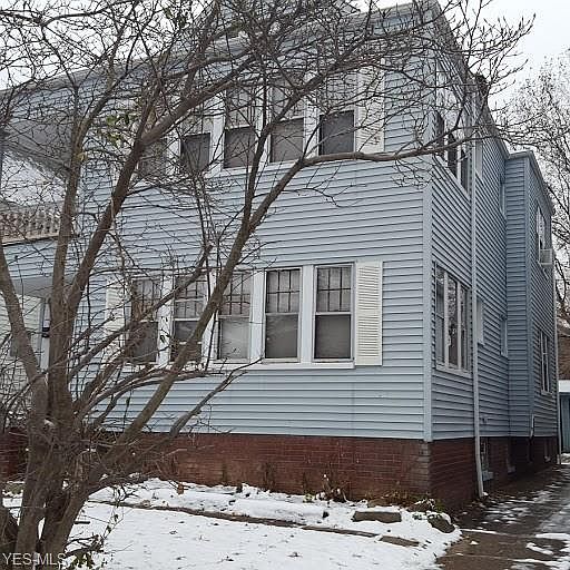 2nd image of 1866 Mannering Rd