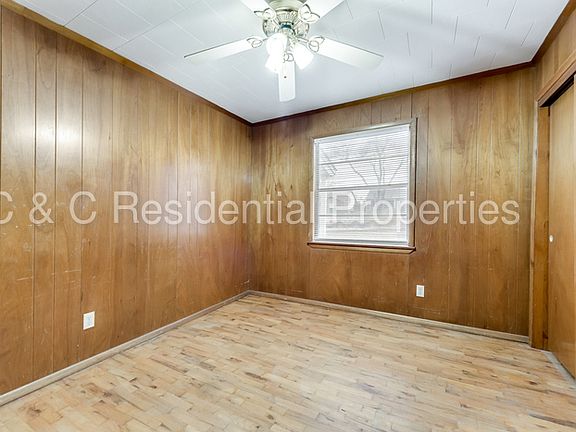 5th image of 223 E Kingsbridge Dr