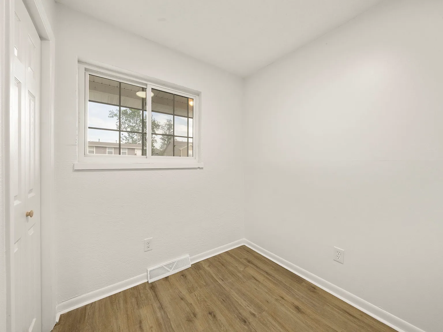 512 Maier Drive - 1 — Photo 3