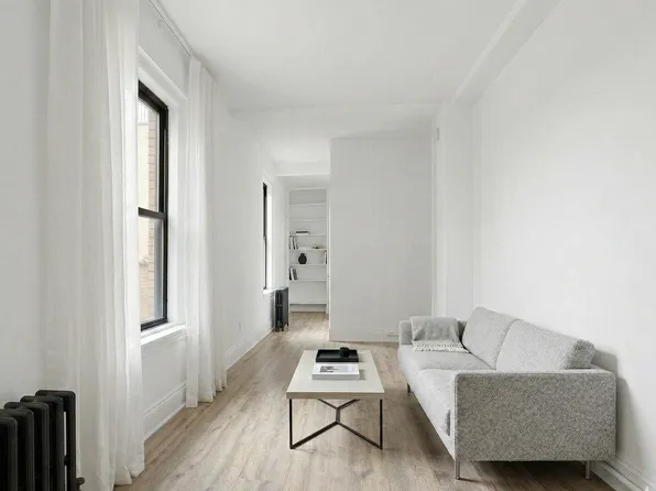 555 Edgecomb Avenue image 1 of 5