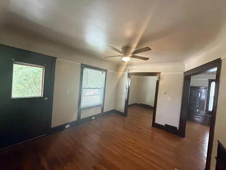 10324 Bernard Ave — Photo 3