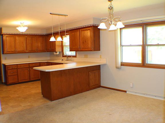 3rd image of 538 Bishop Ave