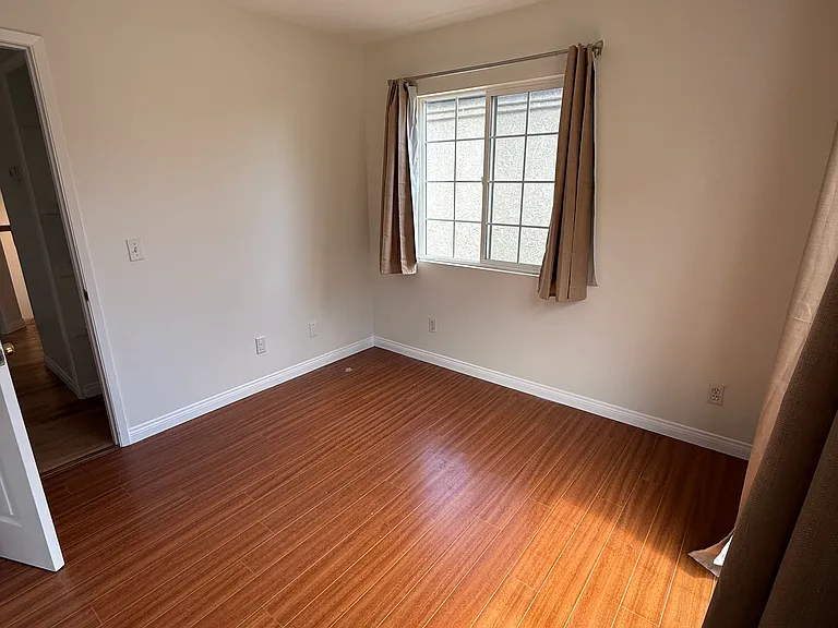 2446 S Centinela Ave — Photo 48