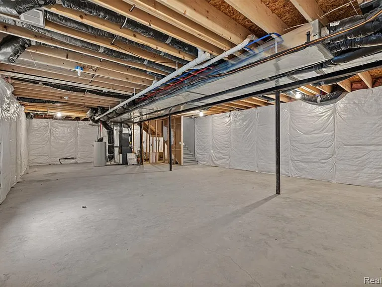 16276 Kirkshire Ave — Photo 31
