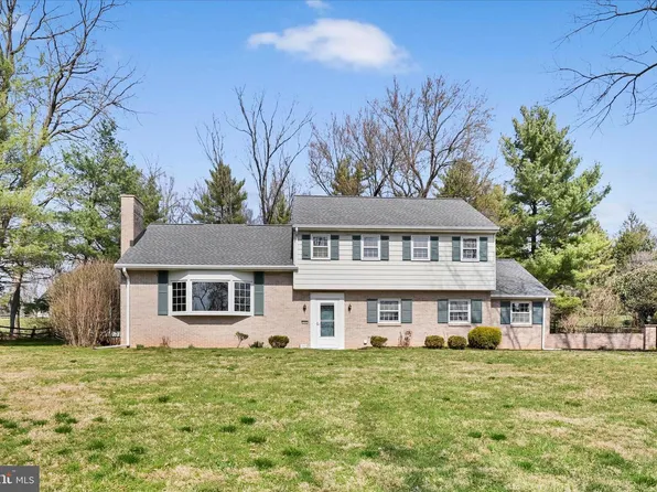 2341 Butter Rd, Lancaster, PA 17601