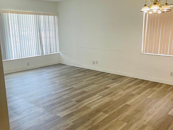 3rd image of 16701 NE 14th Ave APT 111