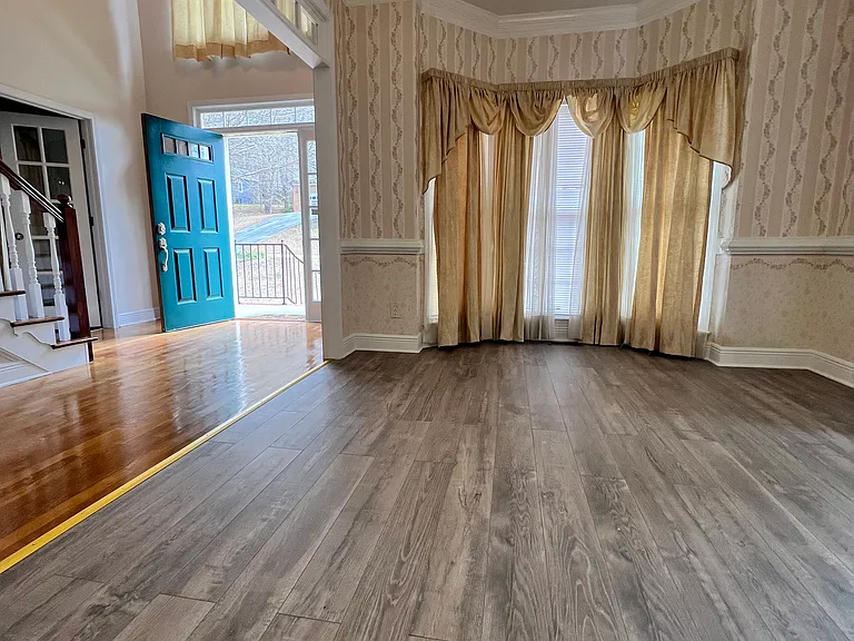 Formal dining room / Office