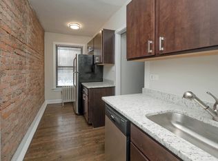 913 W Schubert Ave, Chicago, IL 60614