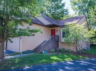 34 Nursery Ln, Syracuse, NY 13210