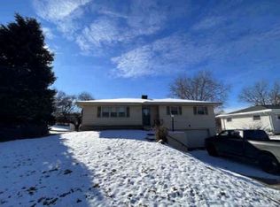 3414 Auburn Dr, Saint Joseph, MO 64506