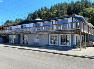 582 Winchester Ave, Reedsport, OR 97467
