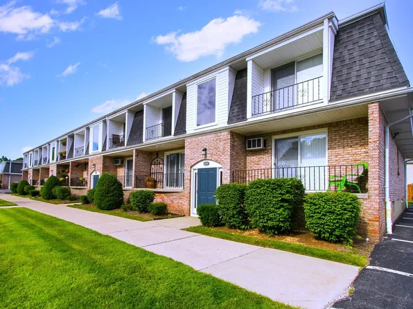 Emerson Square, 427 Emerson Dr, Buffalo, NY 14226