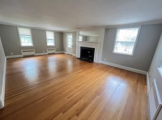 10 Sulgrave Rd, West Hartford, CT 06107