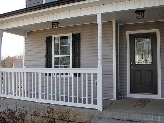 2nd image of 47 Chestnut Dr