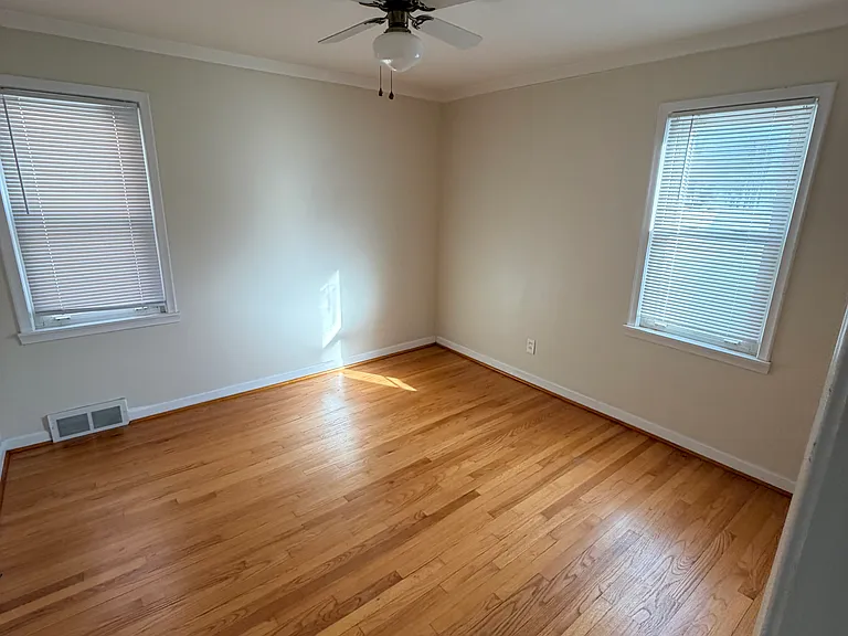 15549 Angelique Ave — Photo 7