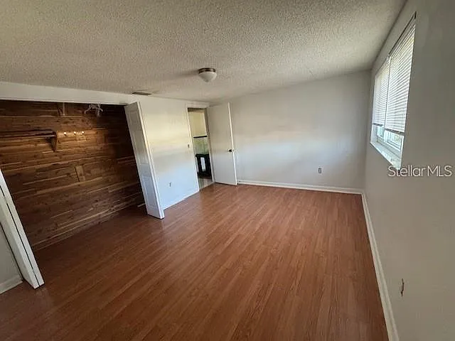 3 bed, 2.0 bath, 1699 sqft, $2,100 — Photo 3