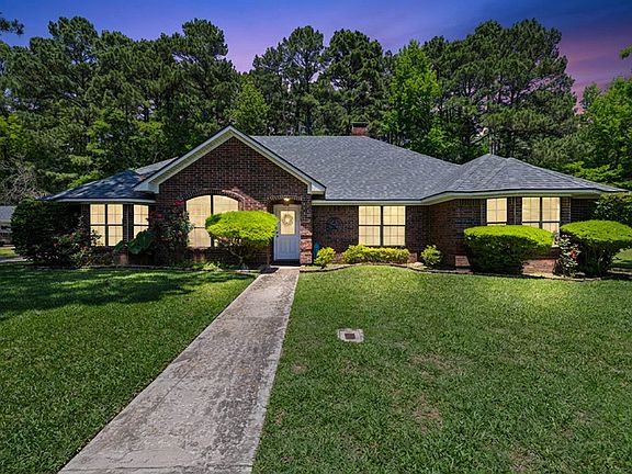 3rd image of 506 Pecan Ct