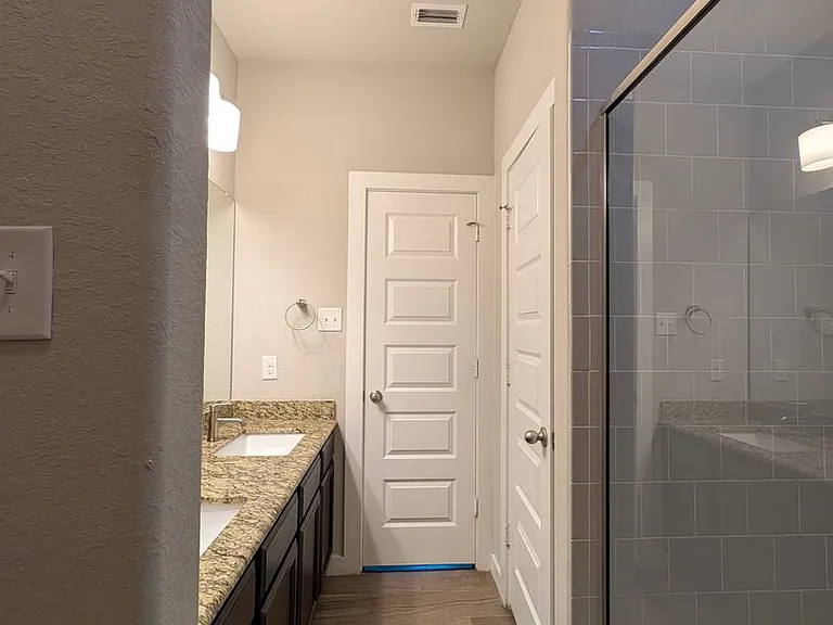 371 Creekside Curv — Photo 15