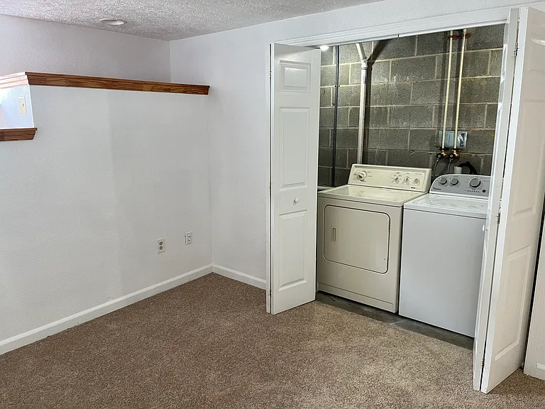 102 Gateway Dr — Photo 4