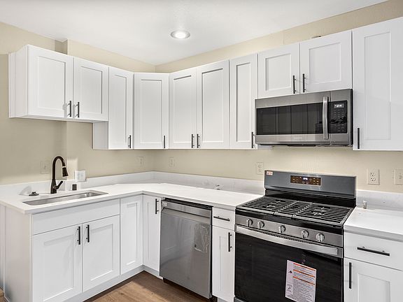 5th image of 9219 38th Ave S #2