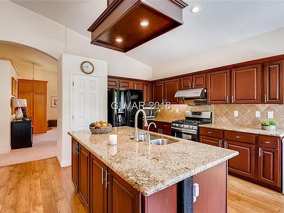 5th image of 2525 Surfwood Dr
