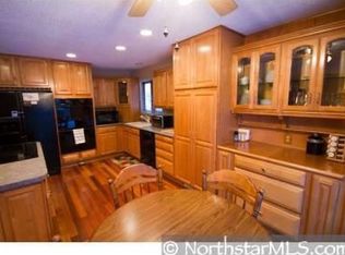 7516 100th St W, Bloomington, MN 55438