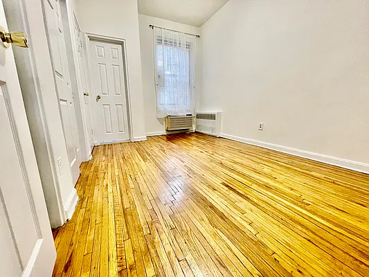 Rented by R New York | media 8