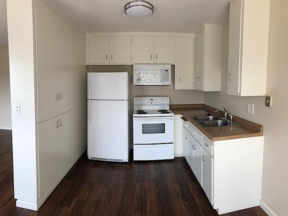 2nd image of 2711 Manos Dr APT 13