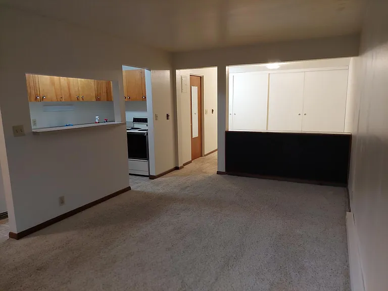 2907 NE 52nd St #102 — Photo 5