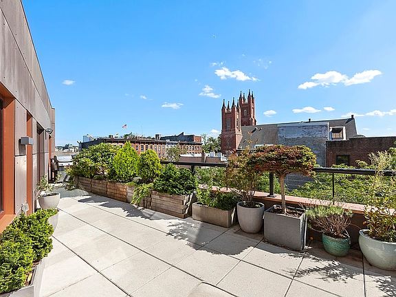 5th image of 291 Union St APT 5E