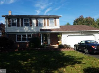 1 Hixon Dr, Burlington, NJ 08016