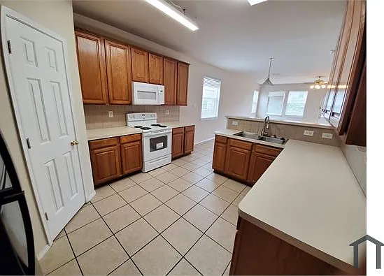 511 Binkley Ct — Photo 8