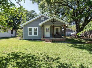 140 9th Ave, Nederland, TX 77627